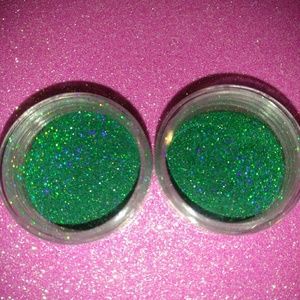 Cosmetic eye glitter